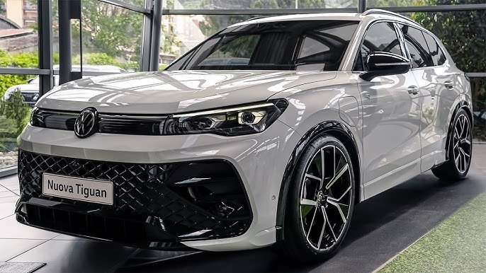 2025 Tiguan R-Line